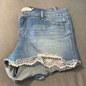 Lace detail jean shorts